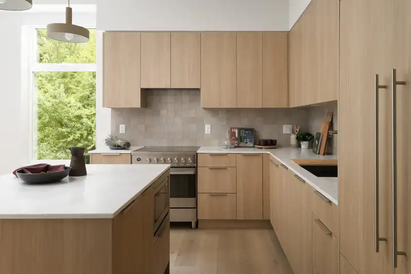 1 595 E 49TH AVENUE - photo 4 of 19