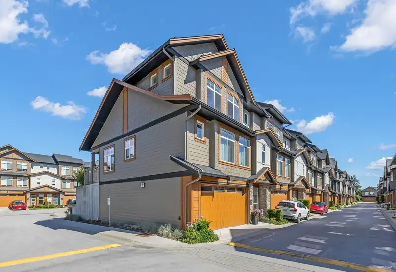 86 17033 FRASER HIGHWAY - photo 2 of 36