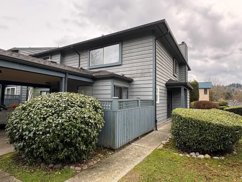 25 1170 LANSDOWNE DRIVE - photo 1 of 16