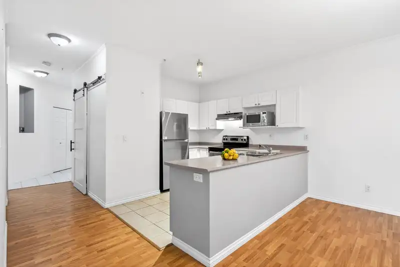 125 2109 ROWLAND STREET - photo 4 of 36