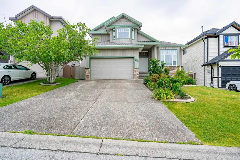14581 81A AVENUE - photo 1 of 23