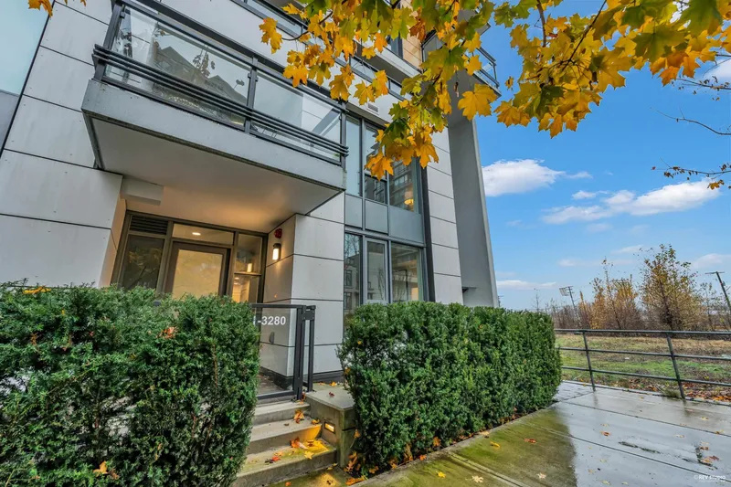 TH1 3280 CORVETTE WAY - photo 3 of 25