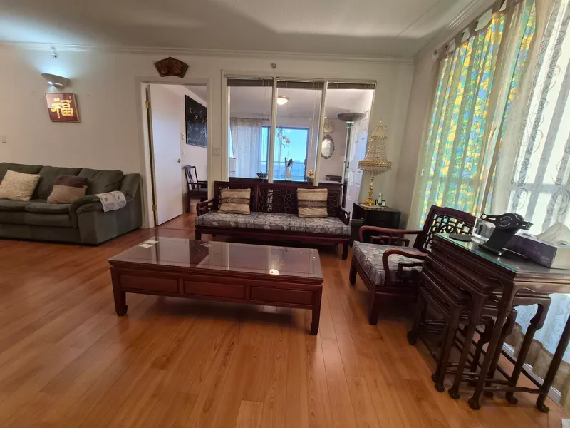 1506 6611 COONEY ROAD - photo 3 of 25