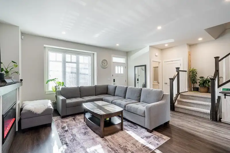 13 34121 GEORGE FERGUSON WAY - photo 3 of 35