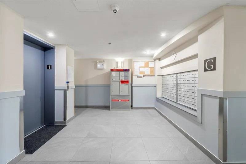 PH23 760 KINGSWAY - photo 3 of 25