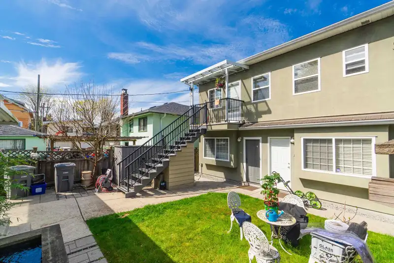 952 E 31ST AVENUE - photo 4 of 37