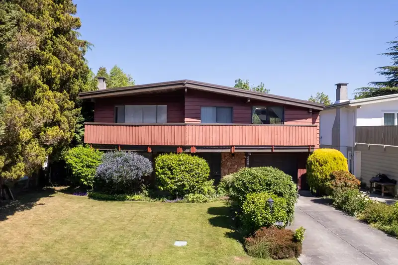 6680 COLTSFOOT DRIVE - photo 1 of 32