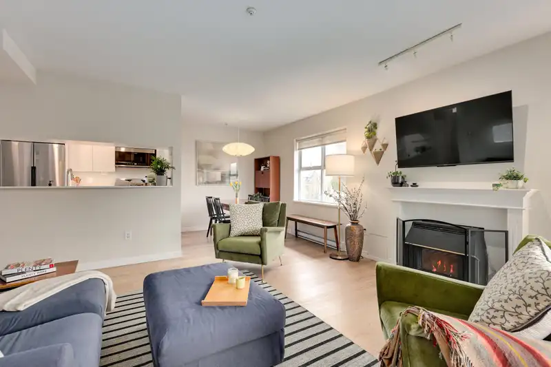 202 2621 QUEBEC STREET - photo 3 of 23