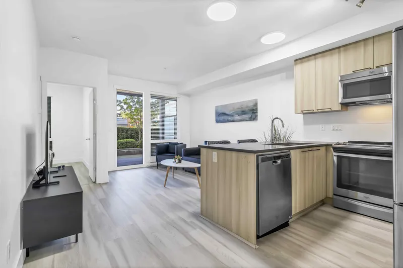 101 15628 104 AVENUE - photo 3 of 25