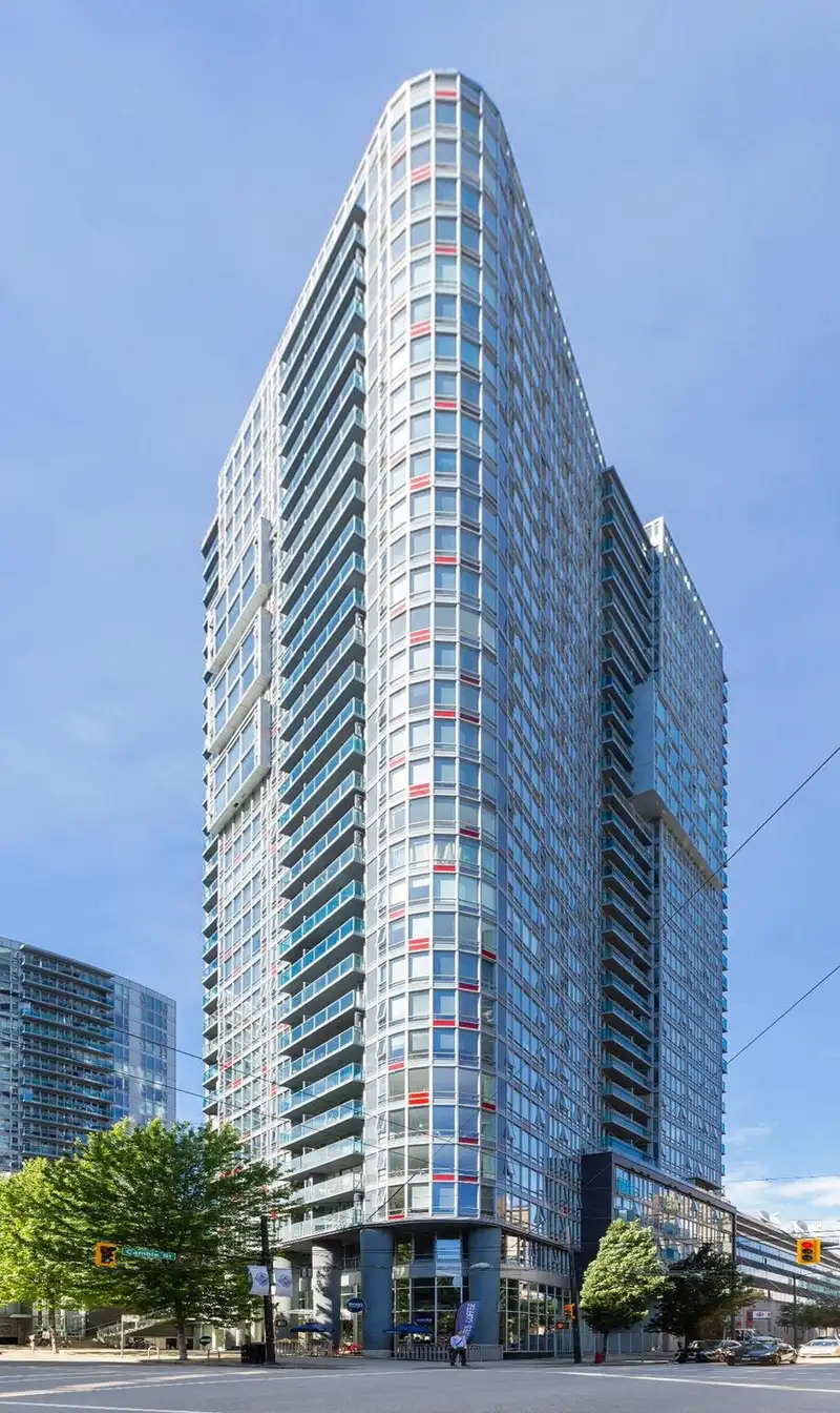 1710 233 ROBSON STREET - photo 1 of 25