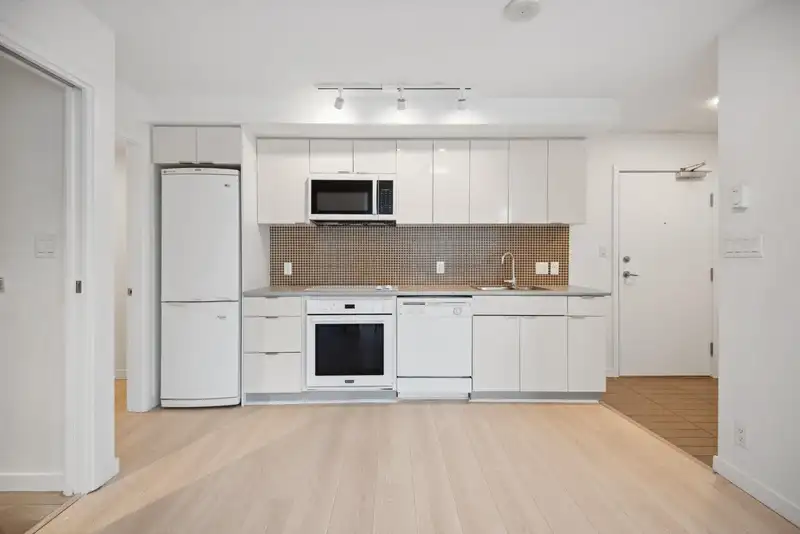1710 233 ROBSON STREET - photo 4 of 25