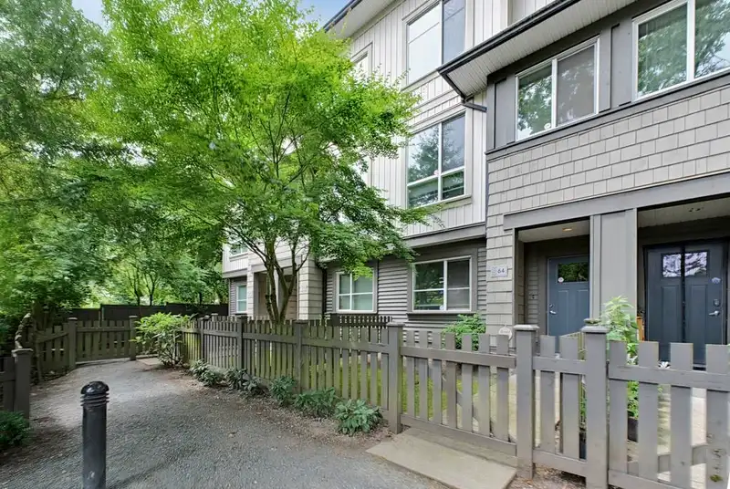 64 8355 164 STREET - photo 3 of 33