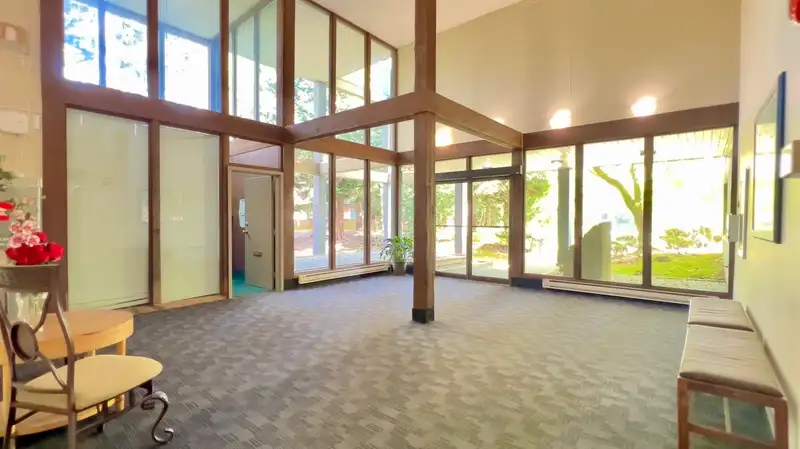 101 6931 COONEY ROAD - photo 2 of 5