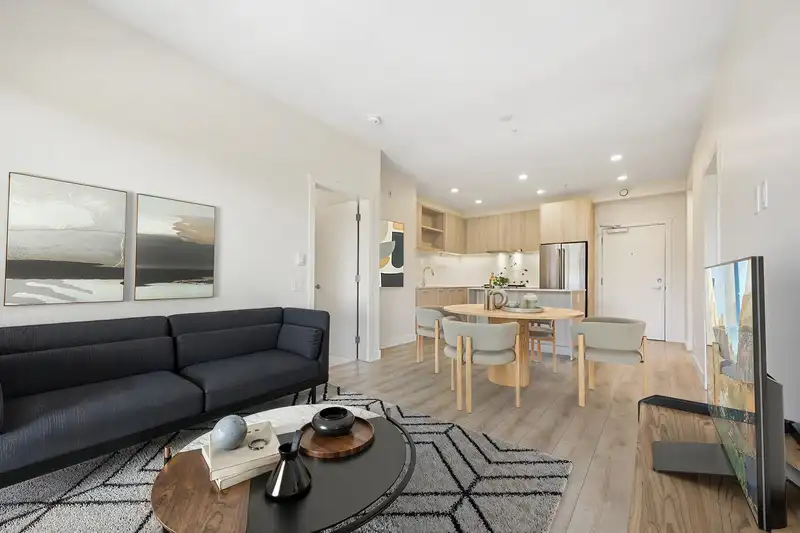 312 721 ANSKAR COURT - photo 1 of 40