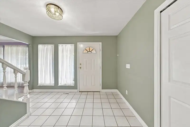 21583 126 AVENUE - photo 3 of 25