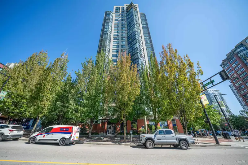2001 289 DRAKE STREET - photo 1 of 35