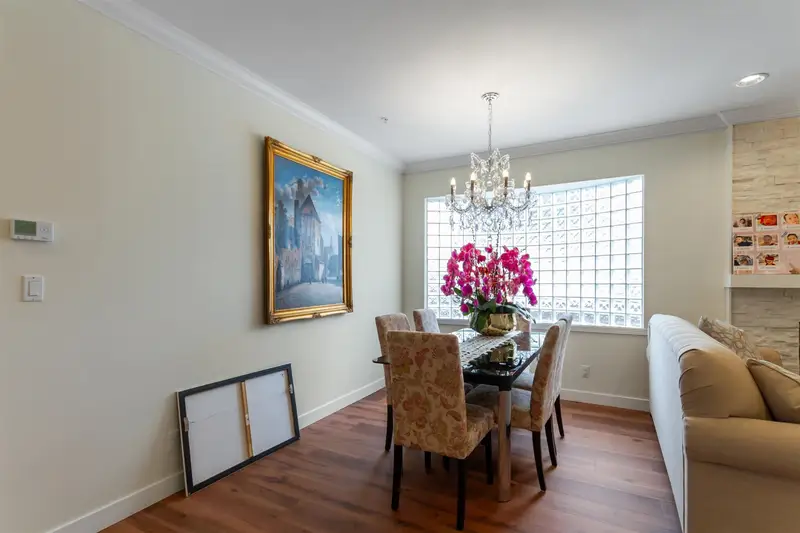 55 DIEPPE PLACE - photo 4 of 22