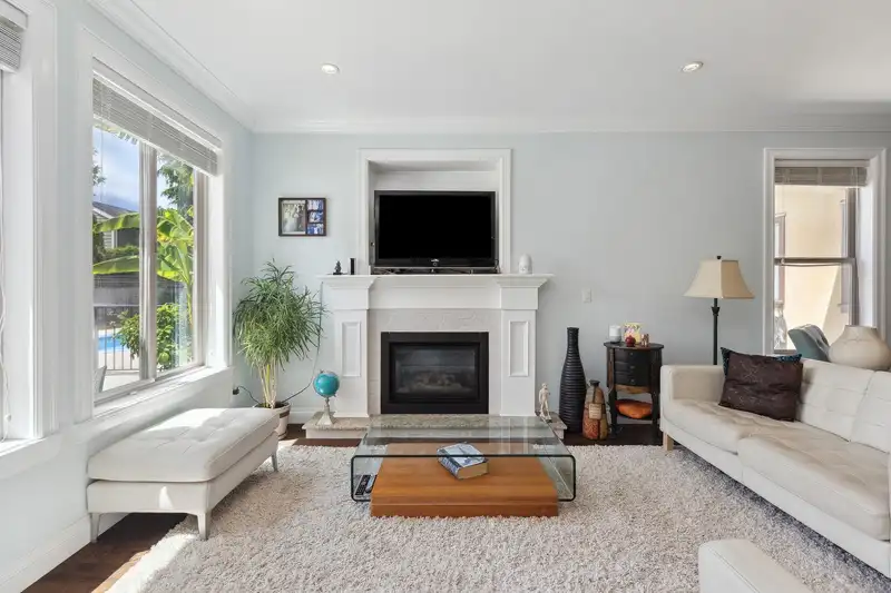 4460 WESTMINSTER HIGHWAY - photo 2 of 37