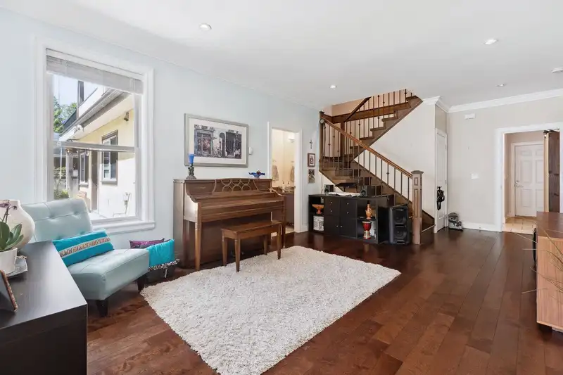 4460 WESTMINSTER HIGHWAY - photo 4 of 37