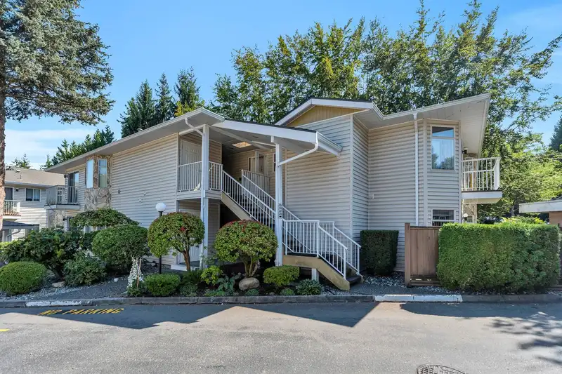 202 10584 153 STREET - photo 2 of 37