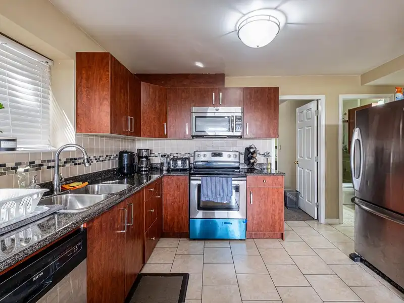 146 WARRICK STREET - photo 4 of 27