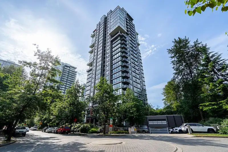 803 301 CAPILANO ROAD - photo 2 of 40