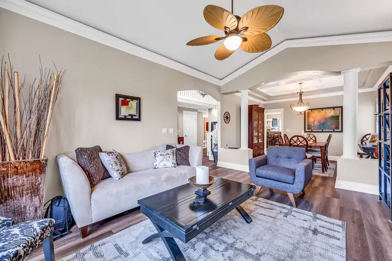 15736 108A AVENUE - photo 2 of 36