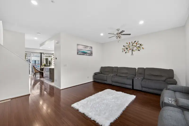 57 1010 EWEN AVENUE - photo 4 of 32