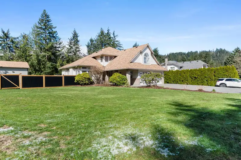 20947 MT HOPE ROAD - photo 2 of 40