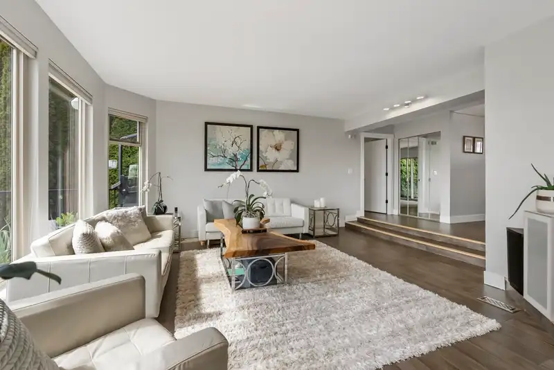 16498 77 AVENUE - photo 4 of 40