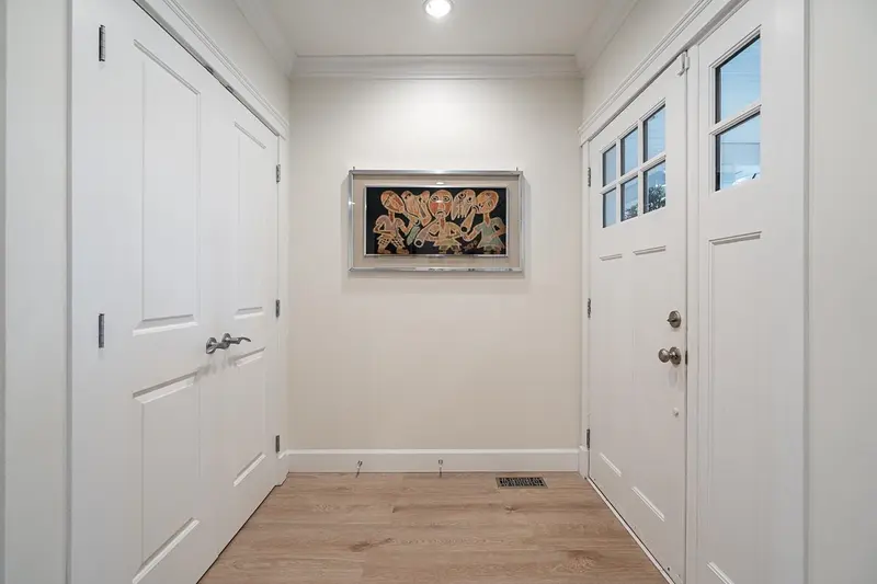 359 E 13TH STREET - photo 4 of 25