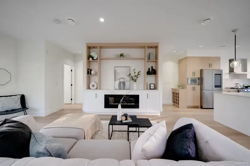 35 12585 104A AVENUE - photo 3 of 7