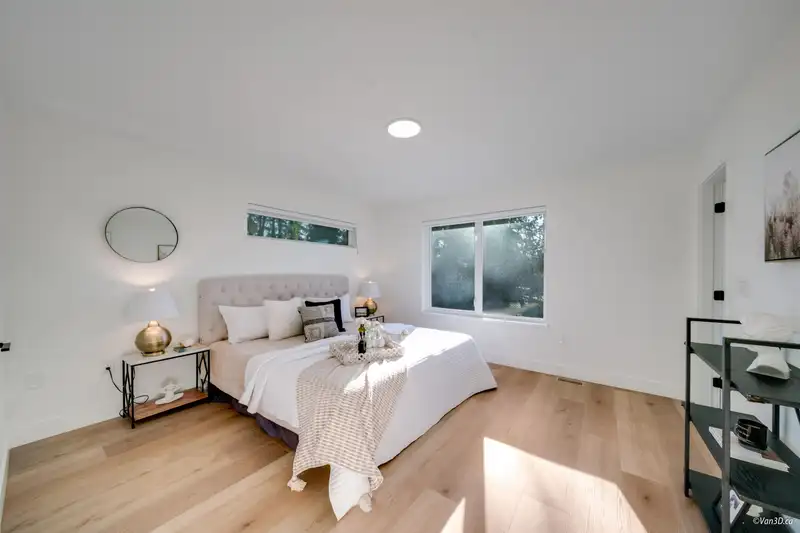 35 12585 104A AVENUE - photo 4 of 7