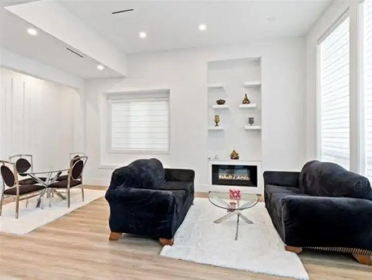 17030 79A AVENUE - photo 2 of 22