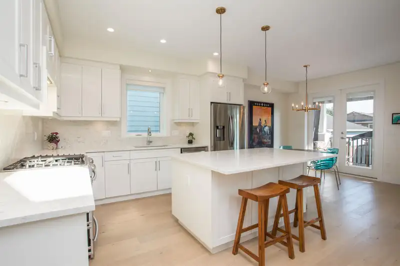 341 E 13TH STREET - photo 4 of 36