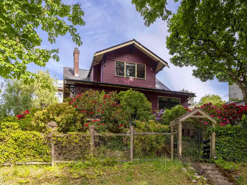 5138 EAST BOULEVARD - photo 1 of 40