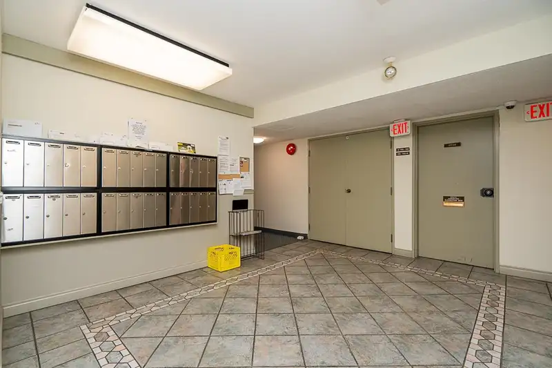 306 13344 102A AVENUE - photo 2 of 32