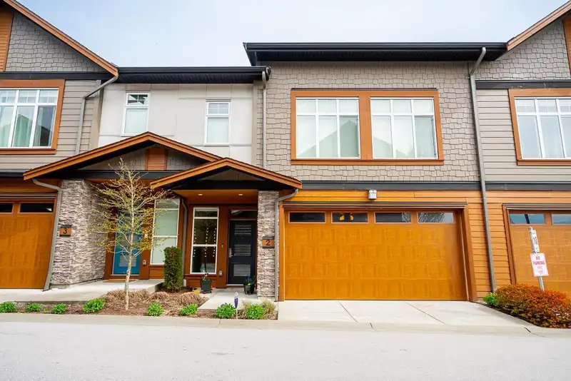 2 17033 FRASER HIGHWAY - photo 1 of 32