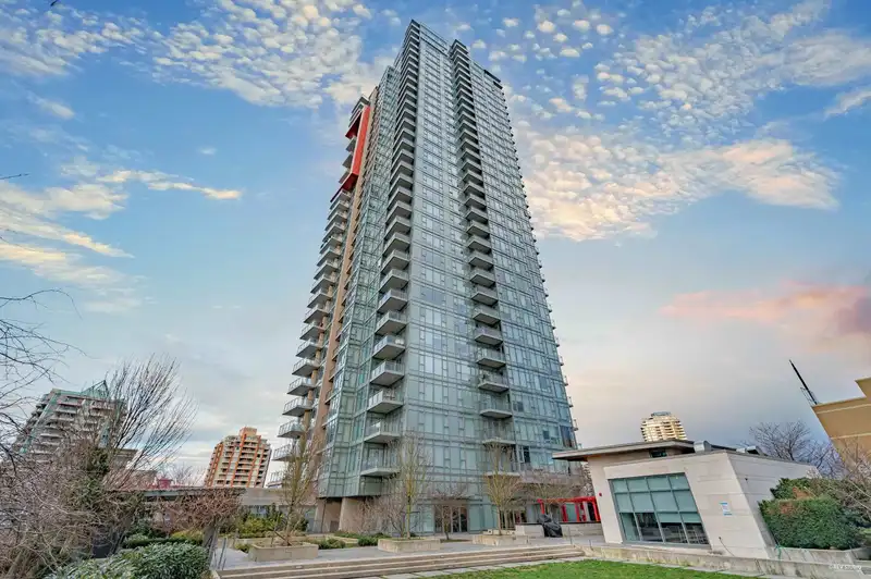 2910 4688 KINGSWAY - photo 1 of 36