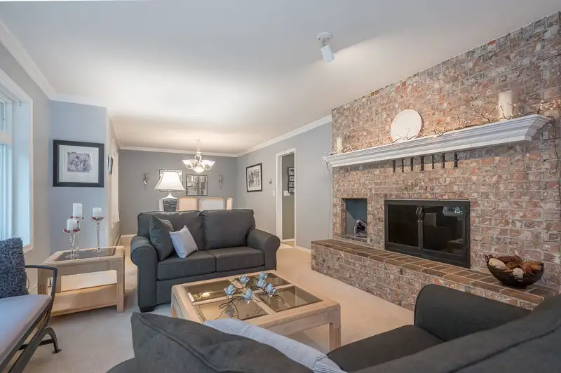 17411 29 AVENUE - photo 4 of 40