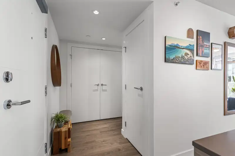 1607 908 QUAYSIDE DRIVE - photo 4 of 33