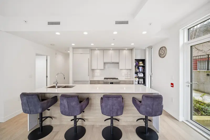 103 7638 CAMBIE STREET - photo 4 of 19