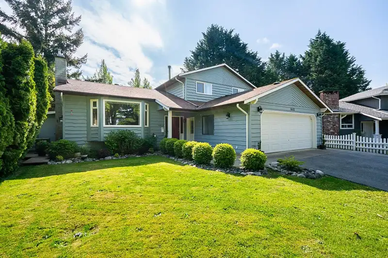 5916 182A STREET - photo 2 of 39