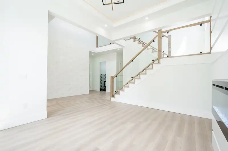 9382 156 STREET - photo 4 of 39