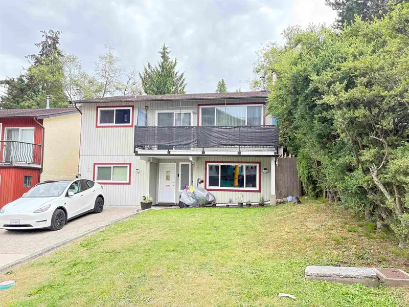 257 ANGELA DRIVE - photo 2 of 32