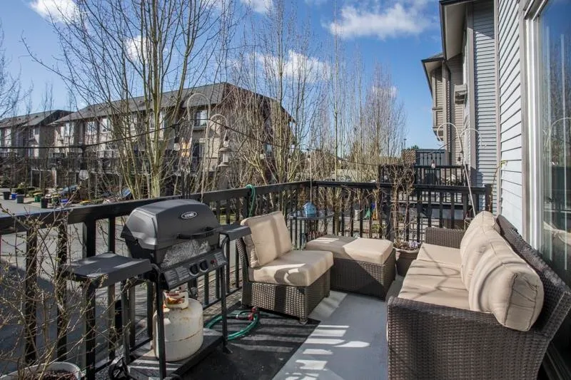 65 6450 187 STREET - photo 1 of 25