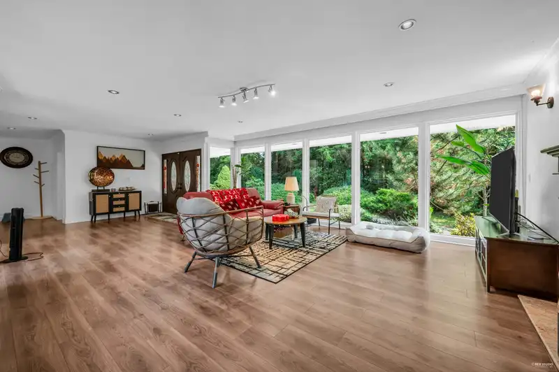 341 RABBIT LANE - photo 4 of 36