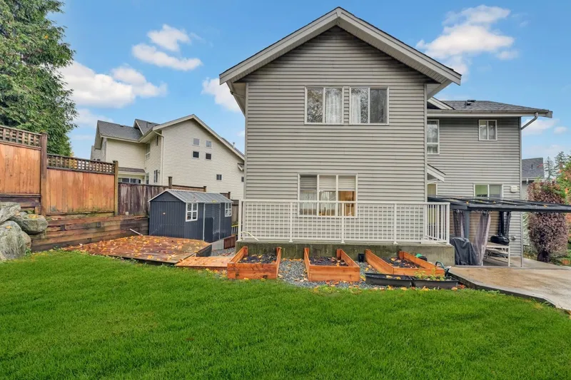 15100 61 AVENUE - photo 3 of 25