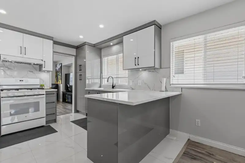 1819 JACANA AVENUE - photo 4 of 28