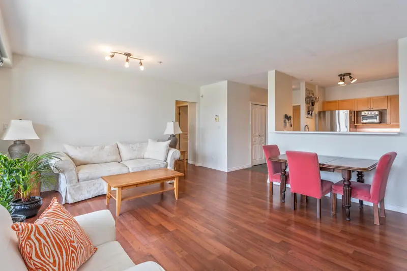 306 1820 E KENT AVENUE SOUTH - photo 3 of 25